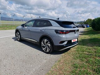 2023 Volkswagen ID.4 X, серый, 4600000 рублей, вид 3
