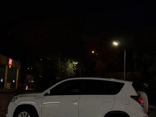 2011 Toyota RAV4 III (XA30) Рестайлинг, белый, 1200000 рублей, вид 4
