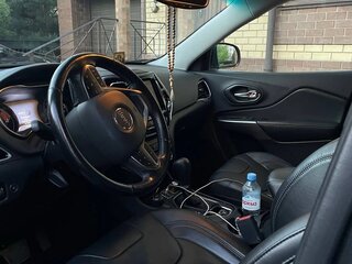 2020 Jeep Cherokee V (KL) Рестайлинг, серый, 3380000 рублей, вид 5