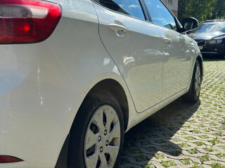 2013 Kia Rio 4-speed III, белый, 940000 рублей, вид 3