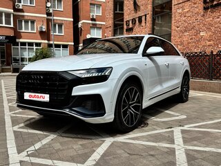 2021 Audi Q8 55 TFSI I (4M), белый, 9100000 рублей, вид 2