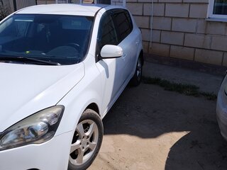 2011 Kia Ceed I Рестайлинг, белый, 530000 рублей, вид 1