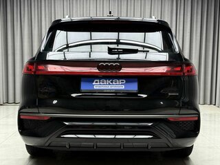 2023 Audi Q6 45 TFSI, чёрный, 7049000 рублей, вид 5