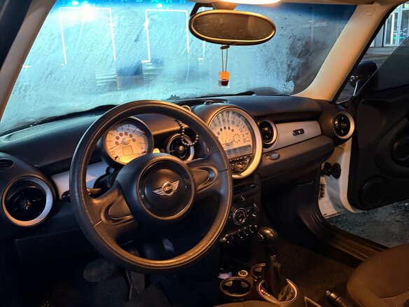 2011 Mini Hatch One II (R56) Рестайлинг, белый, 615000 рублей - вид 6