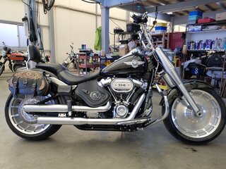 2019 Harley-Davidson Fat Boy, чёрный, 1397000 рублей, вид 1