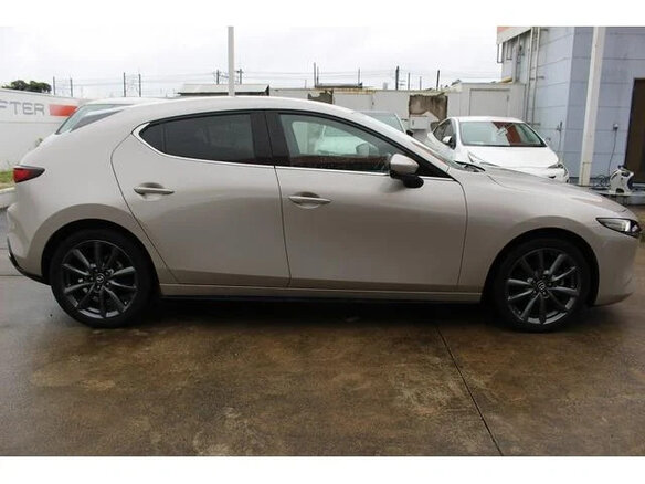2023 Mazda 3 IV (BP), бежевый, 1200700 рублей - вид 3
