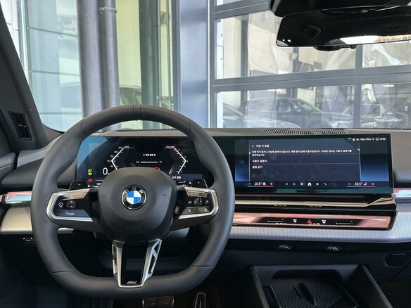 2025 BMW 5 серии 530i xDrive VIII (G60/G61/G68), серый, 8750000 рублей - вид 10