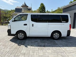 2017 Nissan NV350 Caravan I Рестайлинг, белый, 2440000 рублей, вид 4
