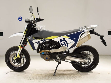 2021 Husqvarna 701 Supermoto, серый, 990000 рублей, вид 2
