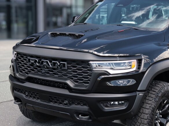 2026 Ram 1500 RHO V Рестайлинг, чёрный - вид 9
