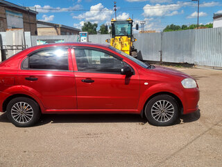 2011 Chevrolet Aveo I Рестайлинг, красный, 350000 рублей, вид 2