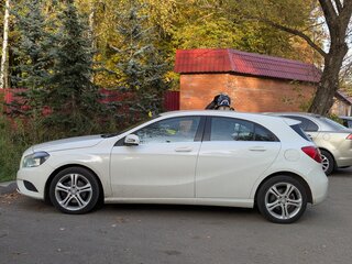 2015 Mercedes-Benz A-Класс 180 III (W176), белый, 1250000 рублей, вид 3