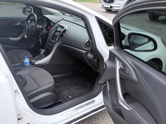 2010 Opel Astra J, белый, 700000 рублей - вид 9