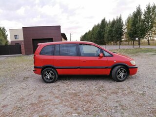 2002 Subaru Traviq, красный, 370000 рублей, вид 3