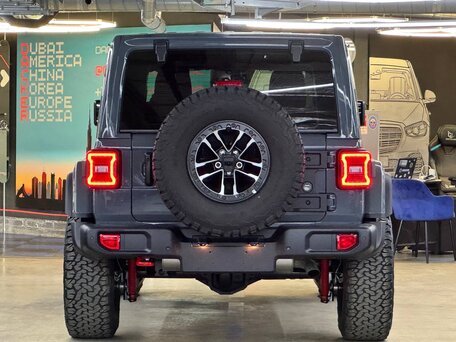2026 Jeep Wrangler IV (JL) Рестайлинг, серый, 8370000 рублей, вид 4