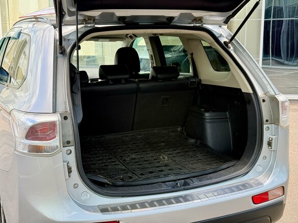 2013 Mitsubishi Outlander III, серебристый - вид 30