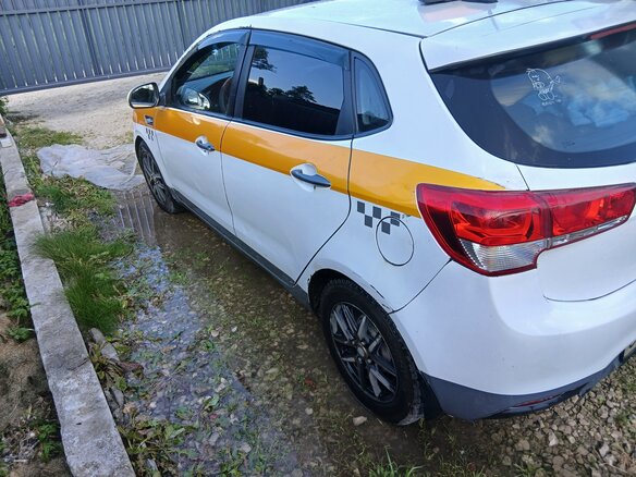2017 Kia Rio III Рестайлинг, белый, 490000 рублей - вид 8