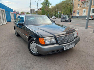 1991 Mercedes-Benz S-Класс 400 III (W140), чёрный, 3500000 рублей, вид 3