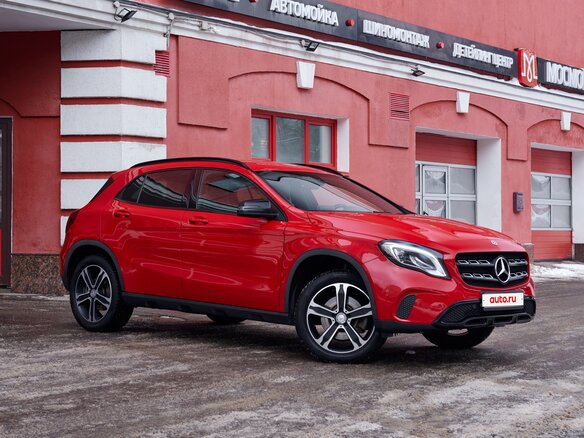 2017 Mercedes-Benz GLA 250 I (X156), красный