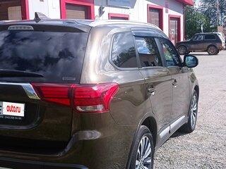 2020 Mitsubishi Outlander III Рестайлинг 3, коричневый, 2650000 рублей, вид 5
