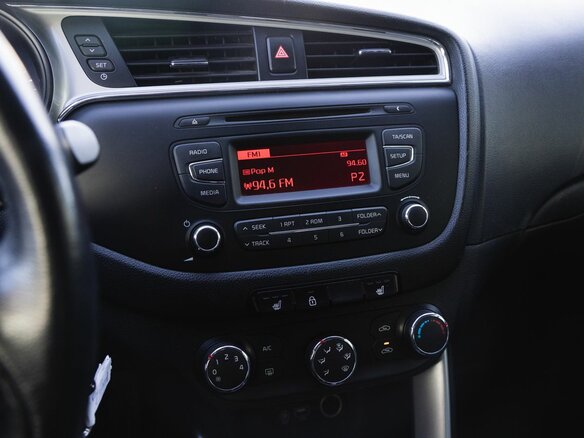 2015 Kia Ceed II Рестайлинг, красный, 1149000 рублей - вид 19