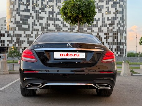 2018 Mercedes-Benz E-Класс 200 V (W213, S213, C238), чёрный, 2928000 рублей, вид 3
