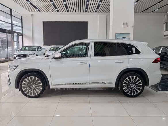 2025 Geely Monjaro (Xingyue L) I Рестайлинг 2 (China Market), белый - вид 2