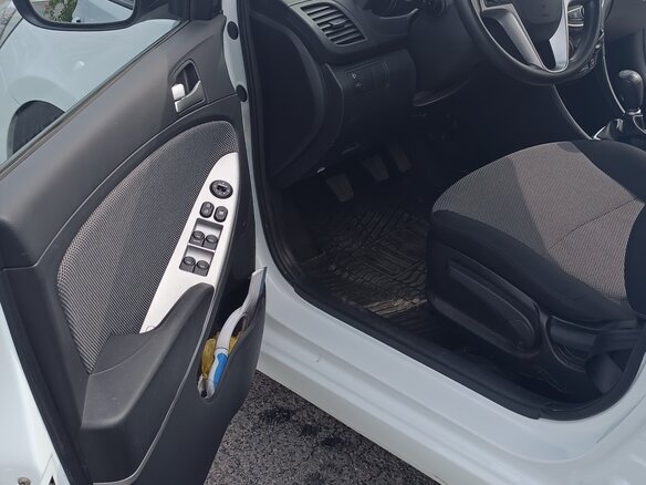 2013 Hyundai Solaris I, белый, 950000 рублей - вид 33