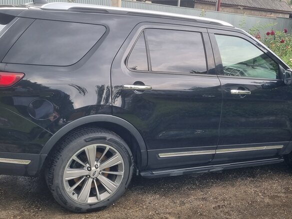2018 Ford Explorer V Рестайлинг 2, чёрный, 3200000 рублей - вид 3