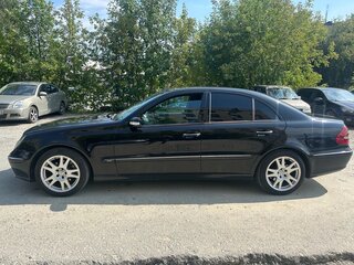 2004 Mercedes-Benz E-Класс 220 III (W211, S211), чёрный, 850000 рублей, вид 5