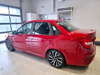 2025 Lada (ВАЗ) Granta Sport I Рестайлинг, красный, 1652000 рублей, вид 2