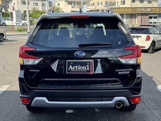 2020 Subaru Forester MHEV V, белый, 2370000 рублей, вид 5