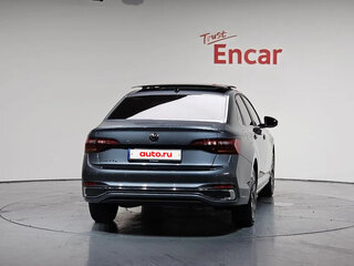 2024 Volkswagen Jetta VII Рестайлинг, серебристый, 2500000 рублей, вид 4