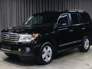 2015 Toyota Land Cruiser 200 Series Рестайлинг 1, чёрный, 3349000 рублей, вид 1