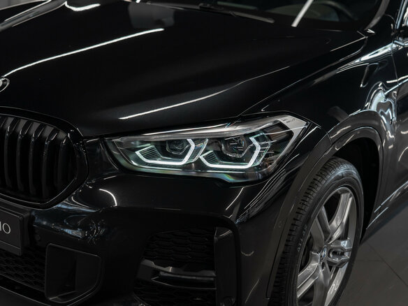 2020 BMW X1 20i xDrive II (F48) Рестайлинг, чёрный, 3770000 рублей - вид 9