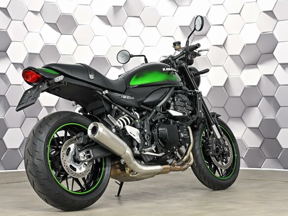 2025 Kawasaki Z 900RS, чёрный - вид 6