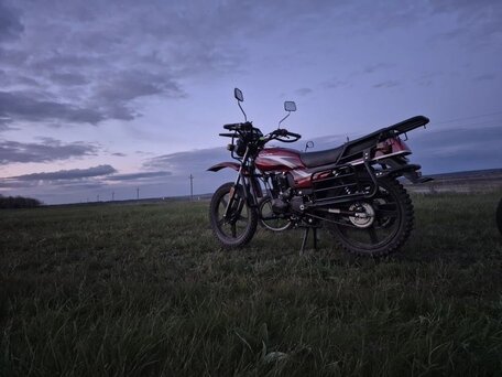 2025 Racer Tourist, красный, 100000 рублей, вид 2