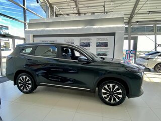 2026 Tenet T8, зелёный, 3099000 рублей, вид 3