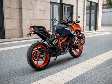 2025 KTM 390 Duke, оранжевый, 899000 рублей, вид 5