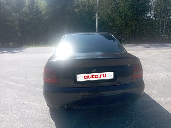 1999 Audi A4 I (B5) Рестайлинг, синий, 500000 рублей - вид 8