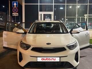 2019 Kia Stonic I, белый, 1225000 рублей, вид 3