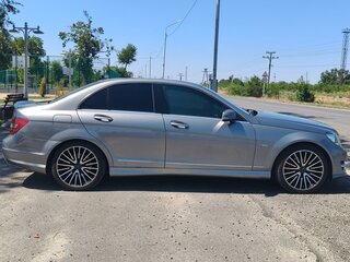 2011 Mercedes-Benz C-Класс 200 BlueEFFICIENCY III (W204), серый, 1490000 рублей, вид 1