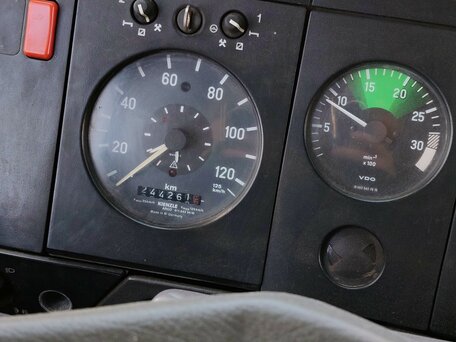 1993 Mercedes-Benz 1820, синий, 800000 рублей, вид 3