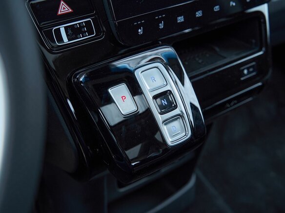 2025 Hyundai Staria I, чёрный - вид 21