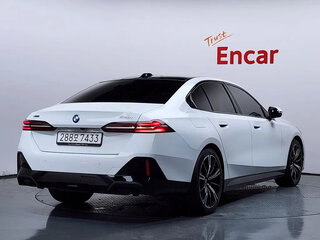 2026 BMW 5 серии 530i VIII (G60/G61/G68), белый, 8705564 рублей, вид 3