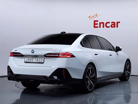 2026 BMW 5 серии 530i VIII (G60/G61/G68), белый, 8705564 рублей - вид 2