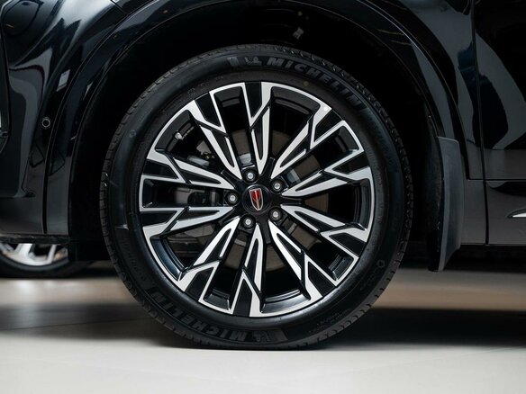 2024 Hongqi HS5 I Рестайлинг, чёрный - вид 10