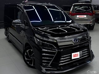 2019 Toyota Voxy III (R80) Рестайлинг, чёрный, 2700000 рублей, вид 1
