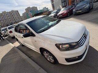 2019 Volkswagen Polo V Рестайлинг, белый, 900000 рублей, вид 4
