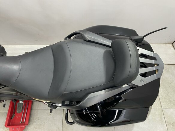 2013 Honda GL 1800 Gold Wing, чёрный, 1250000 рублей - вид 17